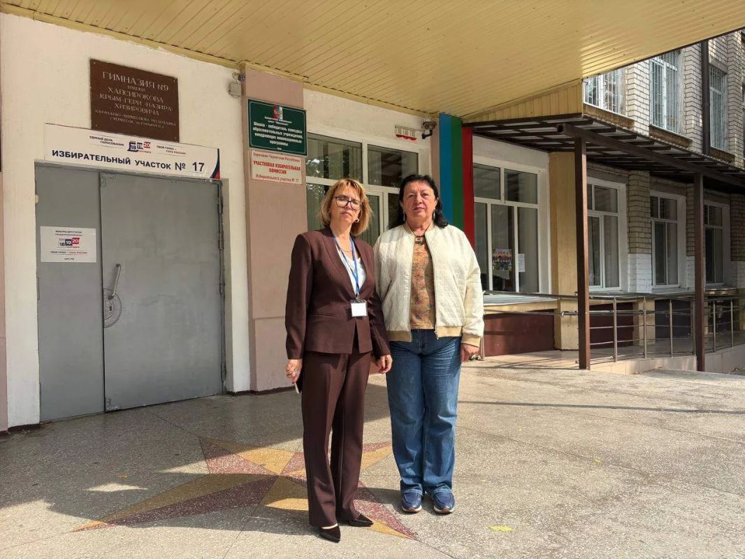 Председатель Общественной палаты Карачаево-Черкесской Республики Елена Ляшова и Уполномоченный по правам человека в КЧР Зарема Умалатова посетили избирательные участки в столице региона Председатель Общественной палаты Карачаево-Черкесской Республики Елена Ляшова и Уполномоченный по правам человека в КЧР Зарема Умалатова посетили избирательные участки в столице региона