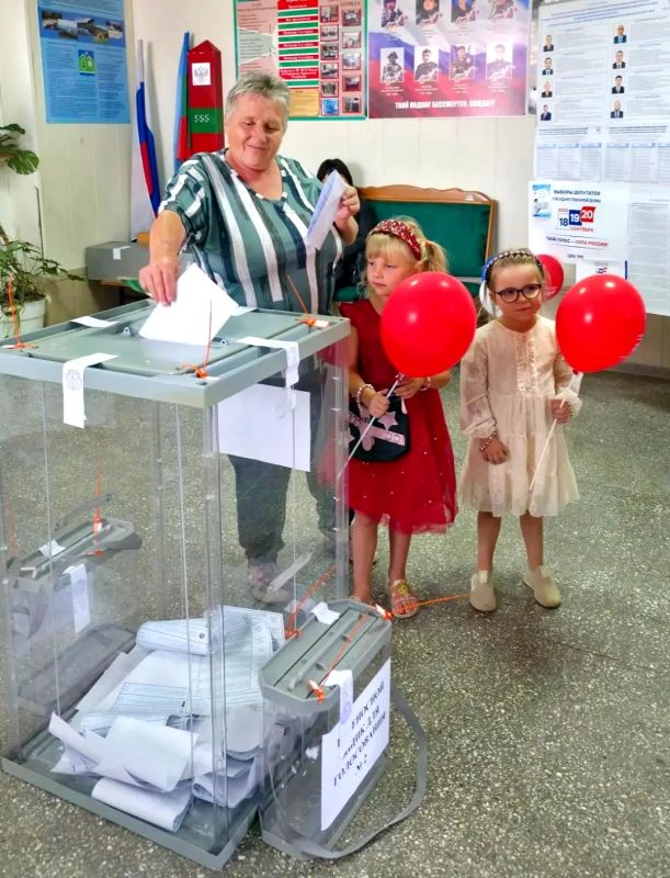 ЕДИНСТВО НАЧИНАЕТСЯ С СЕМЬИ! ЕДИНСТВО НАЧИНАЕТСЯ С СЕМЬИ!
