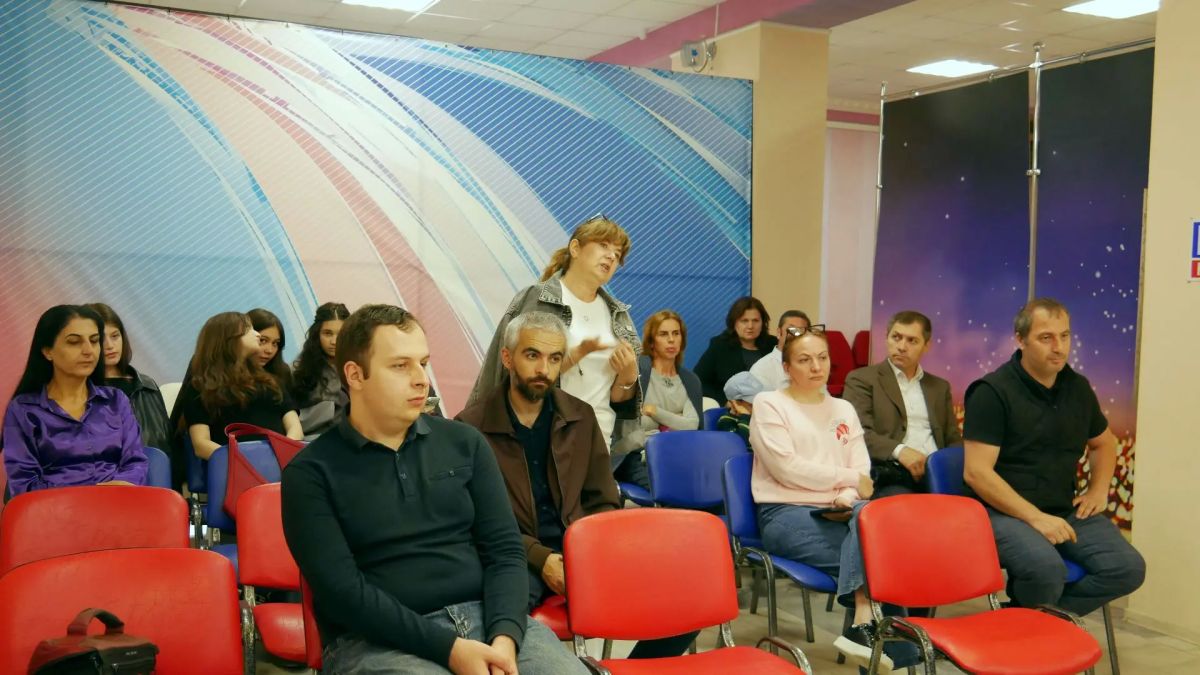 Представители ведомственного института обсудили итоги мониторинга общественного мнения с руководством МВД и Парламента Карачаево-Черкесии Представители ведомственного института обсудили итоги мониторинга общественного мнения с руководством МВД и Парламента Карачаево-Черкесии