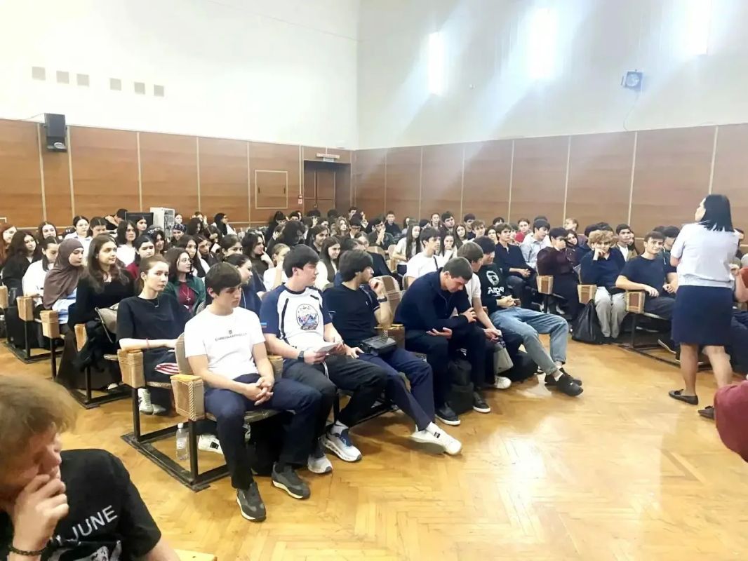 Для обучающихся 1–3 курсов Северо-Кавказской государственной академии, обучающихся в среднепрофессиональном колледже, в рамках Всероссийской недели безопасности дорожного движения сотрудниками Госавтоинспекции Отдела МВД... Для обучающихся 1–3 курсов Северо-Кавказской государственной академии, обучающихся в среднепрофессиональном колледже, в рамках Всероссийской недели безопасности дорожного движения сотрудниками Госавтоинспекции Отдела МВД...