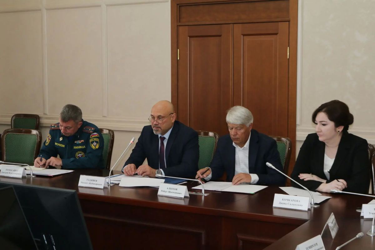 В Черкесске прошло заседание Комиссии по предупреждению и ликвидации чрезвычайных ситуаций и обеспечению пожарной безопасности КЧР В Черкесске прошло заседание Комиссии по предупреждению и ликвидации чрезвычайных ситуаций и обеспечению пожарной безопасности КЧР