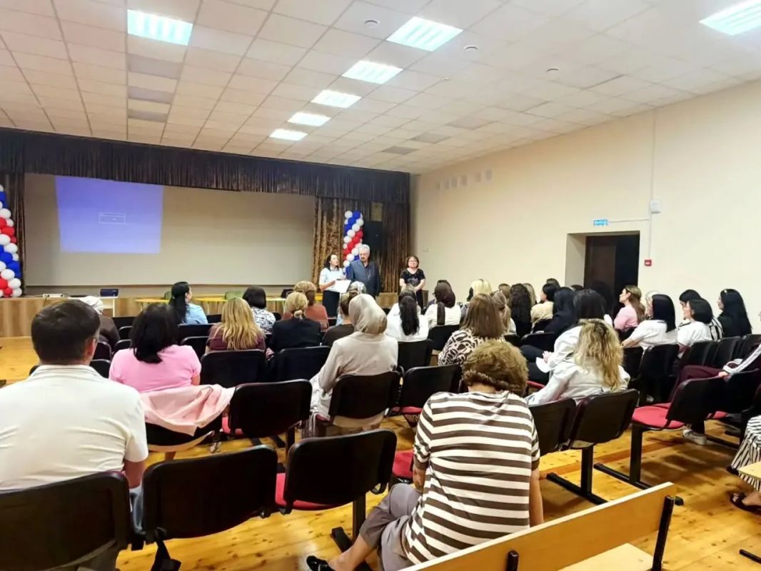 В рамках Всероссийской недели безопасности дорожного движения сотрудники Госавтоинспекции Отдела МВД России по г. Черкесску приняли участие в общешкольном родительском собрании, состоявшемся в гимназии № 5 В рамках Всероссийской недели безопасности дорожного движения сотрудники Госавтоинспекции Отдела МВД России по г. Черкесску приняли участие в общешкольном родительском собрании, состоявшемся в гимназии № 5