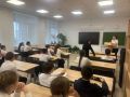 Сотрудники Госавтоинспекци МО МВД России «Зеленчукский» провели в общеобразовательной школе № 1 станицы Зеленчукской беседу в рамках Всероссийской недели безопасности дорожного движения