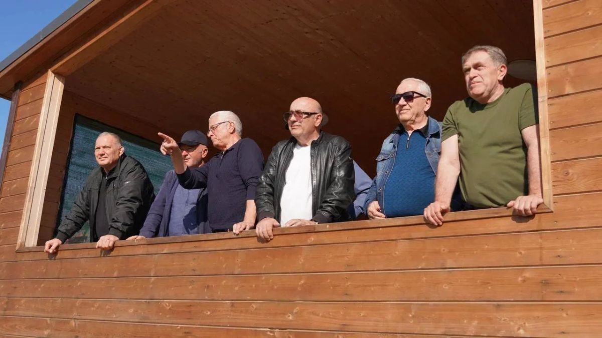 На ипподроме г. Усть-Джегуты состоялись уже ставшие традиционными конноспортивные состязания, посвященные памяти Джашарбека Борисовича Узденова, нашего земляка, прошедшего путь от работника колхоза «Октябрь» до депутата... На ипподроме г. Усть-Джегуты состоялись уже ставшие традиционными конноспортивные состязания, посвященные памяти Джашарбека Борисовича Узденова, нашего земляка, прошедшего путь от работника колхоза «Октябрь» до депутата...