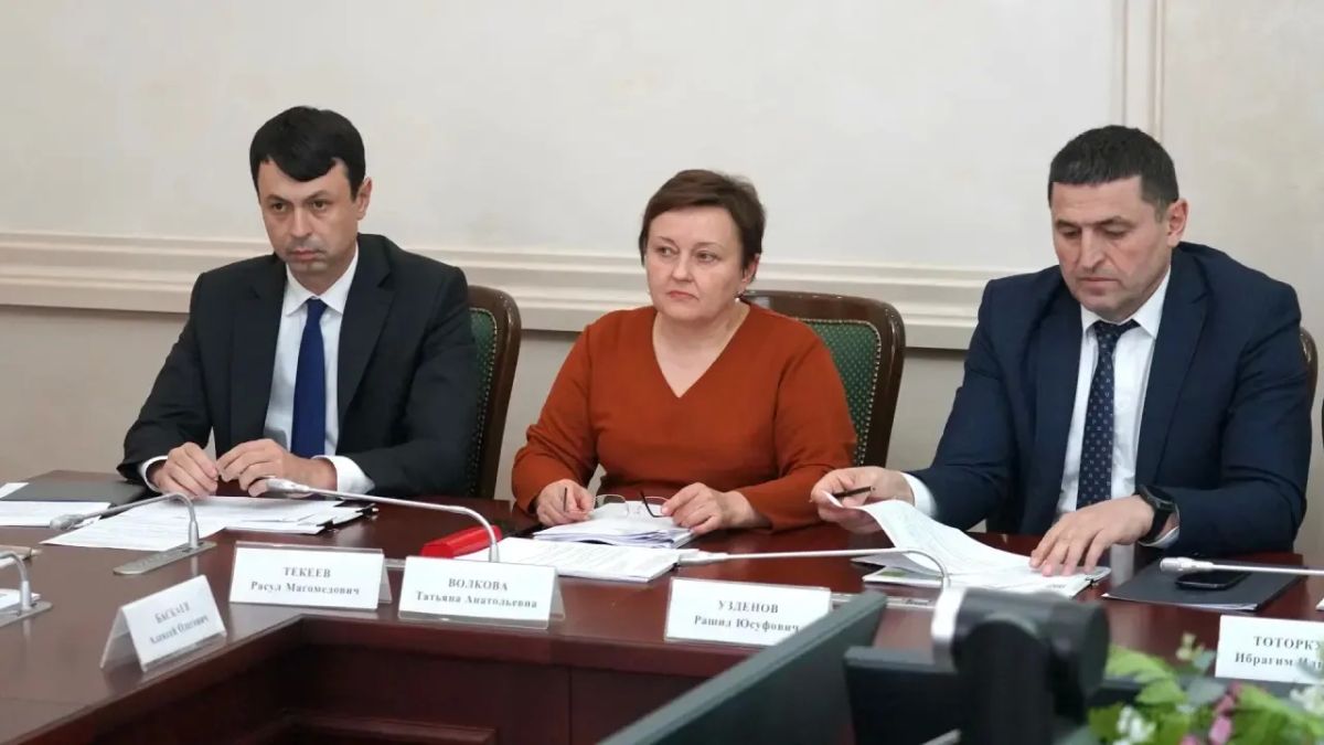 В Доме Правительства Карачаево-Черкесии под председательством Премьер-министра Мурата Аргунова прошло совещание, посвящённое началу разработки мастер-плана города Черкесска совместно с институтом развития ДОМ.РФ В Доме Правительства Карачаево-Черкесии под председательством Премьер-министра Мурата Аргунова прошло совещание, посвящённое началу разработки мастер-плана города Черкесска совместно с институтом развития ДОМ.РФ
