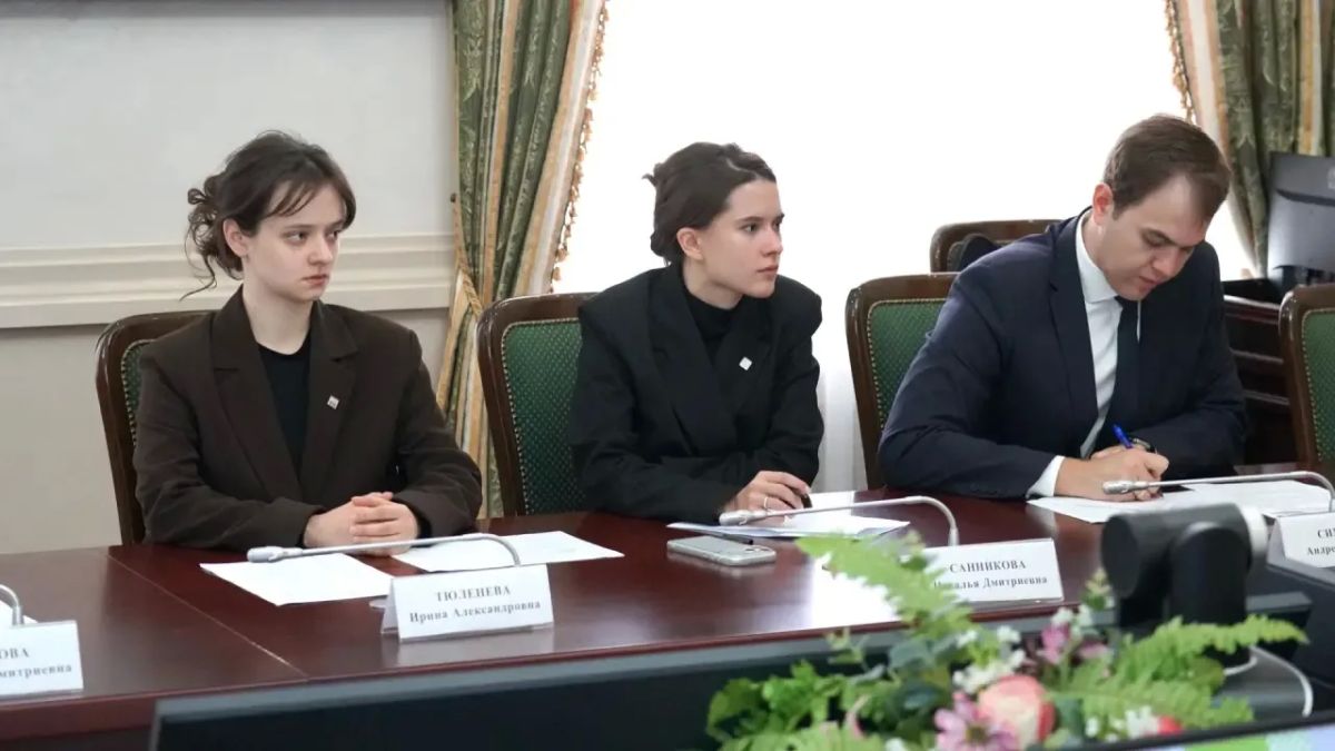 В Доме Правительства Карачаево-Черкесии под председательством Премьер-министра Мурата Аргунова прошло совещание, посвящённое началу разработки мастер-плана города Черкесска совместно с институтом развития ДОМ.РФ В Доме Правительства Карачаево-Черкесии под председательством Премьер-министра Мурата Аргунова прошло совещание, посвящённое началу разработки мастер-плана города Черкесска совместно с институтом развития ДОМ.РФ
