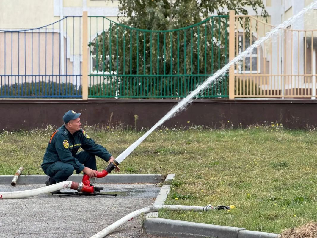 Сотрудники МЧС России провели мастер-класс для школьников Абазинского района Сотрудники МЧС России провели мастер-класс для школьников Абазинского района