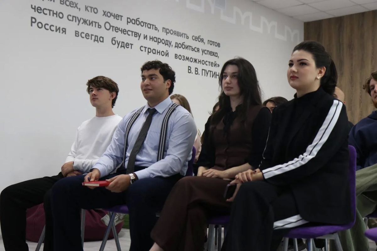 Продолжаем знакомиться с просветительскими проектами Российского общества «Знание»! Продолжаем знакомиться с просветительскими проектами Российского общества «Знание»!