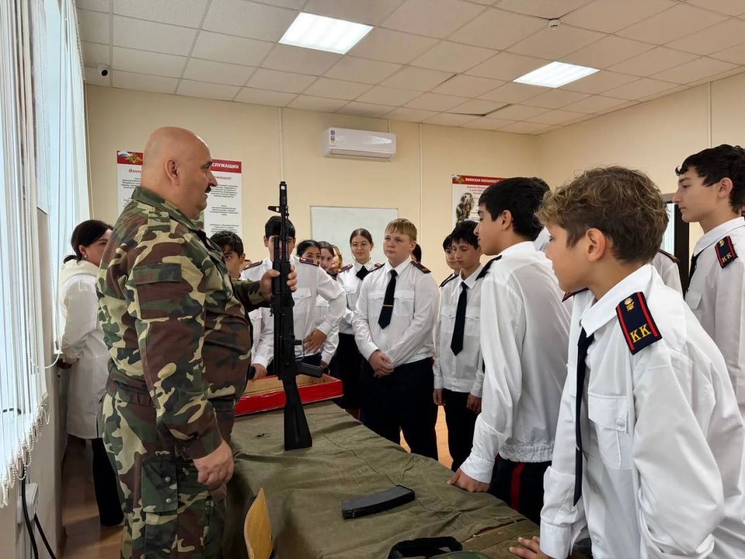 В центре «Авангард» прошёл День открытых дверей для учащихся профильного кадетского класса Следственного комитета России по городу Черкесску В центре «Авангард» прошёл День открытых дверей для учащихся профильного кадетского класса Следственного комитета России по городу Черкесску