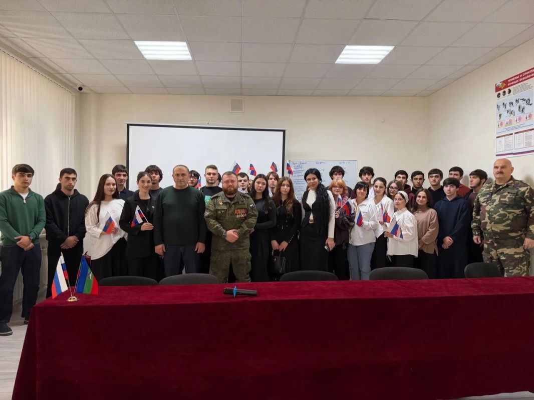В центре «Авангард» прошло мероприятие «Одна страна» в рамках Всероссийской акции «Спасибо, что #МЫВМЕСТЕ», посвящённой Дню воссоединения с Донбассом и Новороссией В центре «Авангард» прошло мероприятие «Одна страна» в рамках Всероссийской акции «Спасибо, что #МЫВМЕСТЕ», посвящённой Дню воссоединения с Донбассом и Новороссией