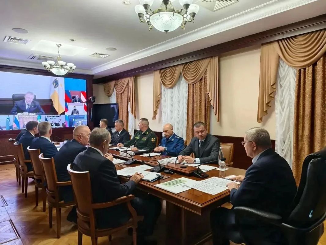 Рашид Темрезов принял участие в совещании по безопасности и правопорядку в СКФО Рашид Темрезов принял участие в совещании по безопасности и правопорядку в СКФО