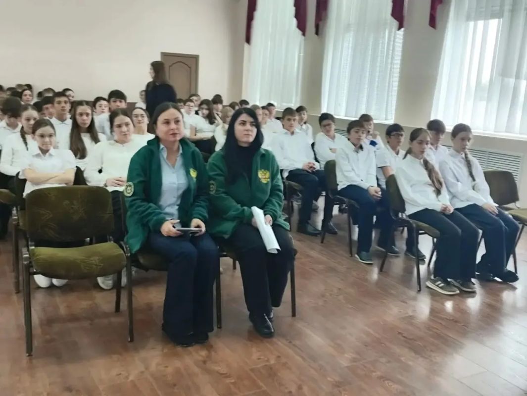 В Центре образования №11 города Черкесска состоялась встреча учащихся с членами Общественной палаты Карачаево-Черкесской Республики В Центре образования №11 города Черкесска состоялась встреча учащихся с членами Общественной палаты Карачаево-Черкесской Республики