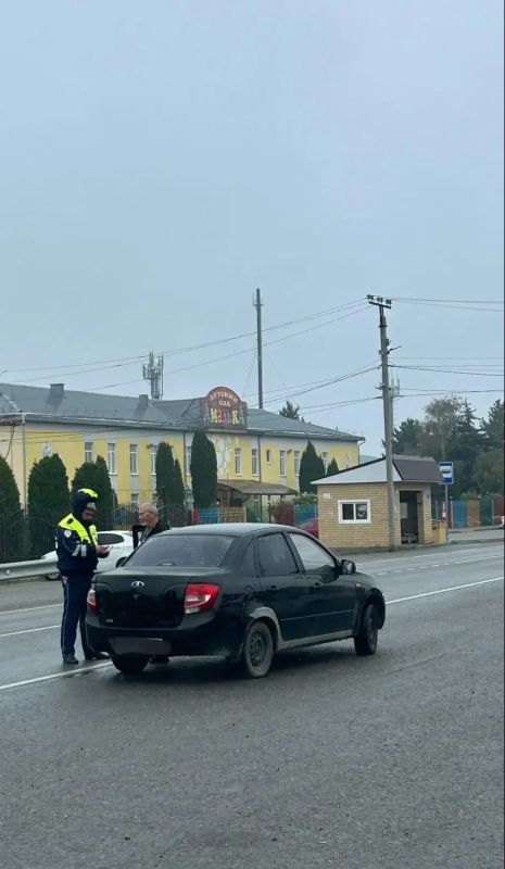 Сотрудники Госавтоинспекции совместно сотрудниками ПДН Отдела МВД России по Прикубанскому району провели рейдовые мероприятия вблизи учебных учреждений в целях предупреждения и пресечения нарушений Правил дорожного движения... Сотрудники Госавтоинспекции совместно сотрудниками ПДН Отдела МВД России по Прикубанскому району провели рейдовые мероприятия вблизи учебных учреждений в целях предупреждения и пресечения нарушений Правил дорожного движения...