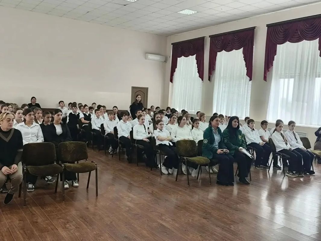 В Центре образования №11 города Черкесска состоялась встреча учащихся с членами Общественной палаты Карачаево-Черкесской Республики В Центре образования №11 города Черкесска состоялась встреча учащихся с членами Общественной палаты Карачаево-Черкесской Республики