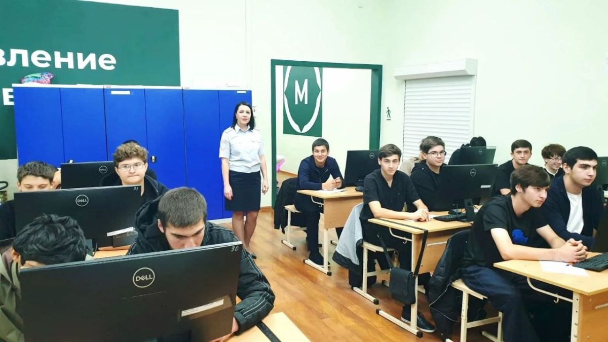 В целях снижения количества дорожно-транспортных происшествий с участием несовершеннолетних водителей инспектор по пропаганде безопасности дорожного движения Госавтоинспекции Отдела МВД России по г. Черкесску провела со... В целях снижения количества дорожно-транспортных происшествий с участием несовершеннолетних водителей инспектор по пропаганде безопасности дорожного движения Госавтоинспекции Отдела МВД России по г. Черкесску провела со...
