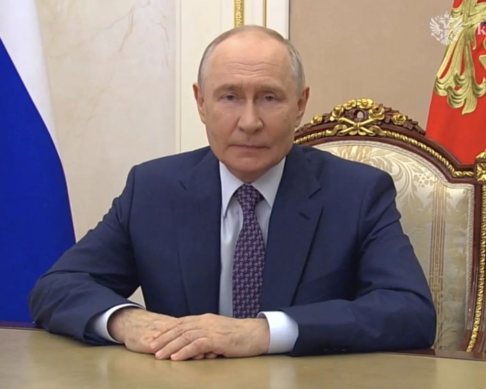 Владимир Путин поддержал идею создать в России нейросеть для образования