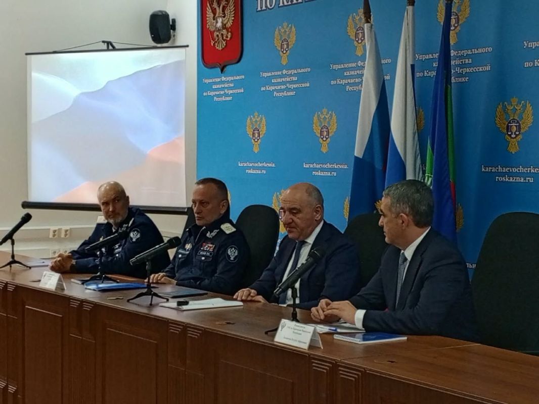 В эти минуты Глава Карачаево-Черкесии официально представляет нового руководителя Управления федерального казначейства по Карачаево-Черкесии В эти минуты Глава Карачаево-Черкесии официально представляет нового руководителя Управления федерального казначейства по Карачаево-Черкесии
