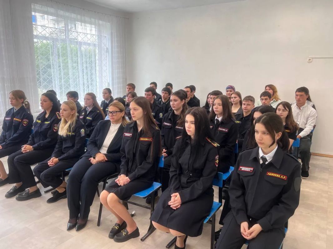 В Урупском районе прокуратура организовала встречу со студентами, направленную на профилактику преступлений в сфере информационно- телекоммуникационных технологий В Урупском районе прокуратура организовала встречу со студентами, направленную на профилактику преступлений в сфере информационно- телекоммуникационных технологий