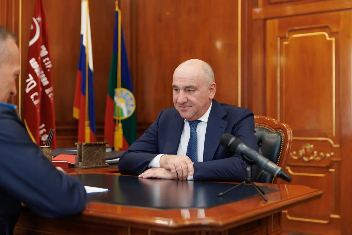 Рашид Темрезов: Сегодня в Карачаево-Черкесию с рабочей поездкой прибыл первый заместитель руководителя Федерального казначейства Эли Абубакарович Исаев Рашид Темрезов: Сегодня в Карачаево-Черкесию с рабочей поездкой прибыл первый заместитель руководителя Федерального казначейства Эли Абубакарович Исаев