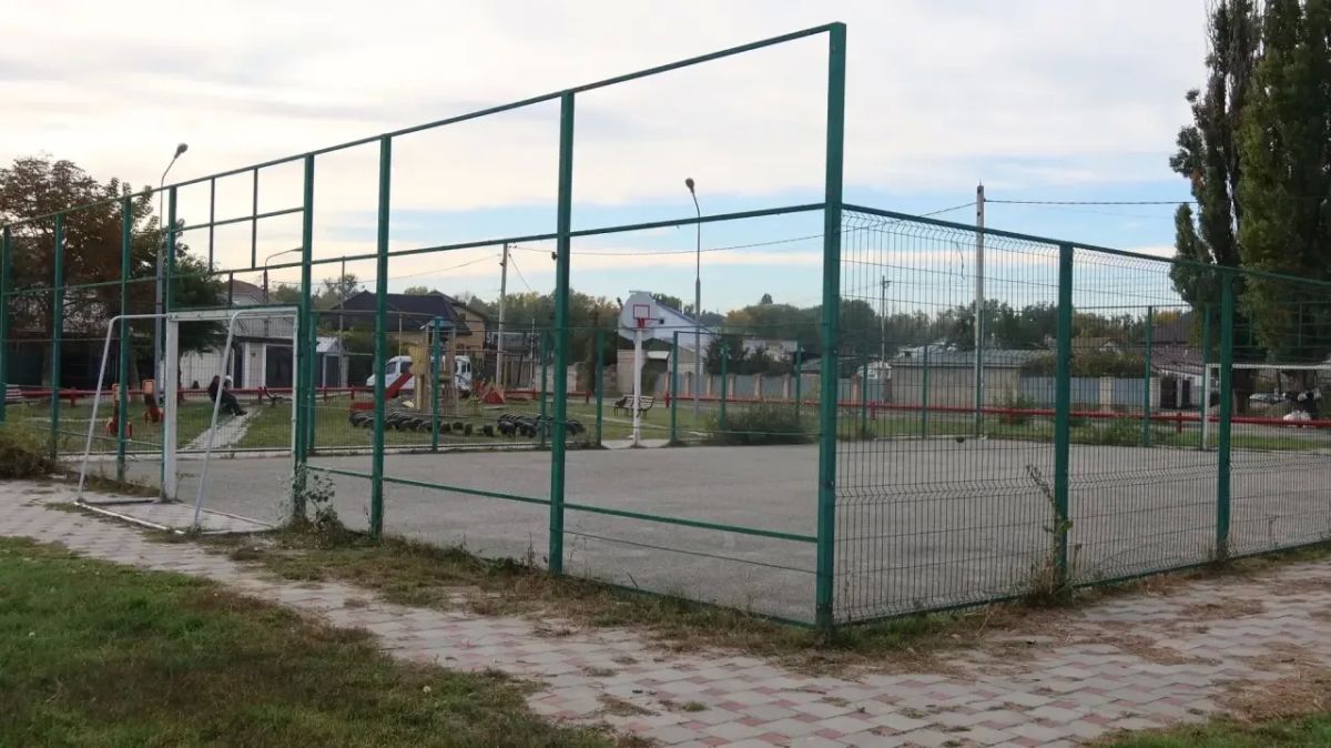 В Черкесске началось благоустройство площадки на ул. Набережной В Черкесске началось благоустройство площадки на ул. Набережной