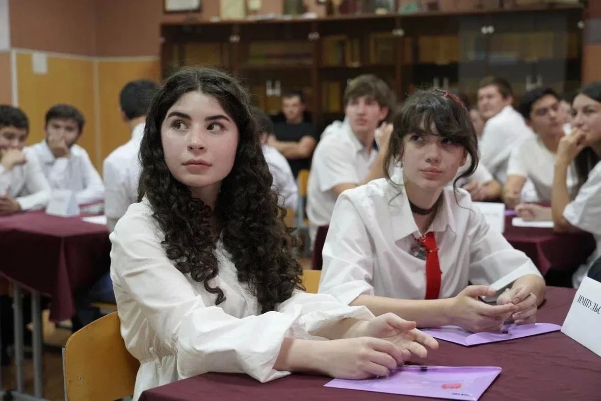 В КЧГУ прошла интеллектуальная игра «Космос и жизнь» В КЧГУ прошла интеллектуальная игра «Космос и жизнь»