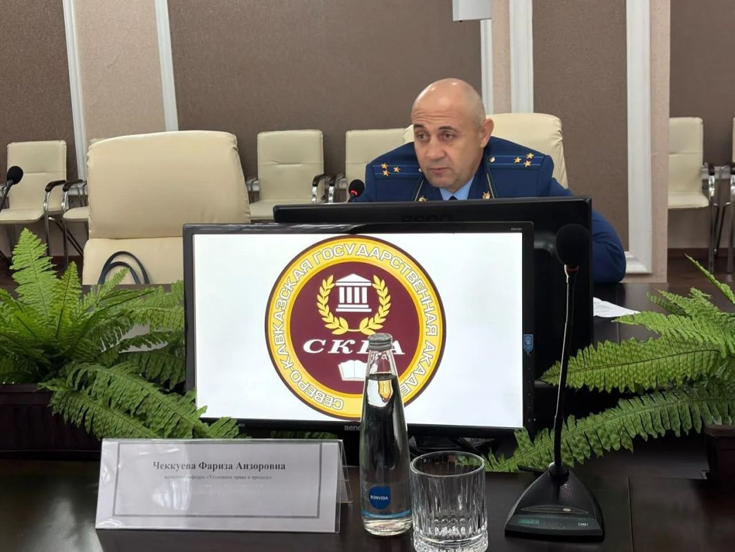 Вопросы преемственности традиций, обеспечения законности и прохождения службы в органах прокуратуры обсудили на организованной надзорным ведомством встрече со студентами и преподавателями СКГА Вопросы преемственности традиций, обеспечения законности и прохождения службы в органах прокуратуры обсудили на организованной надзорным ведомством встрече со студентами и преподавателями СКГА
