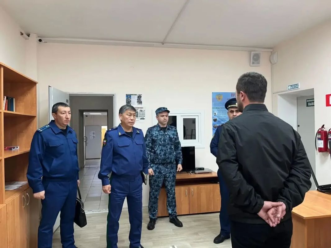 Исполняющий обязанности прокурора Карачаево-Черкесской Республики Санал Бахников провел проверку исправительного центра в пос Исполняющий обязанности прокурора Карачаево-Черкесской Республики Санал Бахников провел проверку исправительного центра в пос