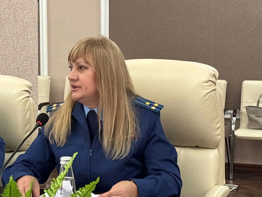 Вопросы преемственности традиций, обеспечения законности и прохождения службы в органах прокуратуры обсудили на организованной надзорным ведомством встрече со студентами и преподавателями СКГА Вопросы преемственности традиций, обеспечения законности и прохождения службы в органах прокуратуры обсудили на организованной надзорным ведомством встрече со студентами и преподавателями СКГА