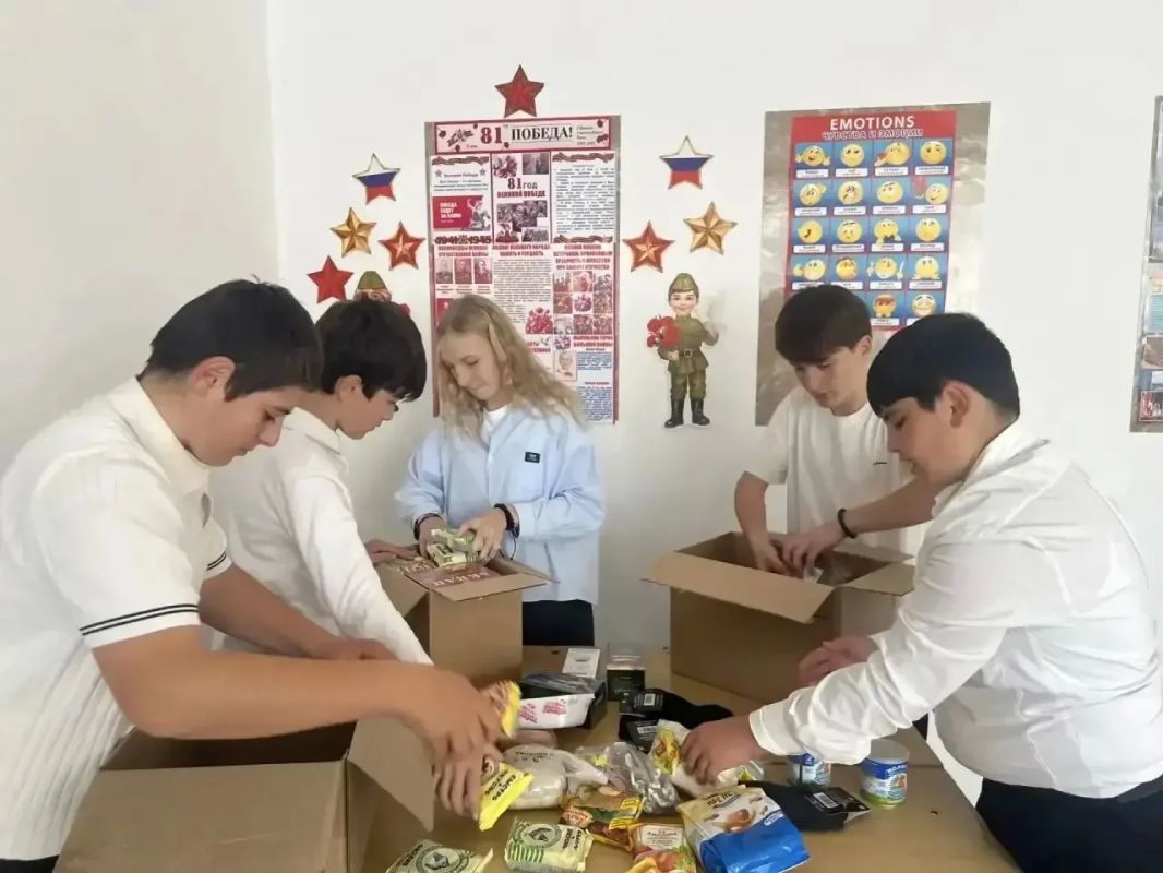 В п. Мичуринский» прошла патриотическая акция в поддержку военнослужащих, выполняющих боевые задачи в зоне специальной военной операции В п. Мичуринский» прошла патриотическая акция в поддержку военнослужащих, выполняющих боевые задачи в зоне специальной военной операции