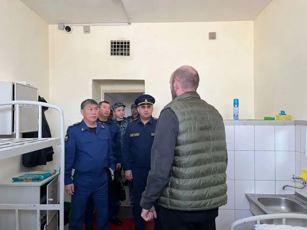Исполняющий обязанности прокурора Карачаево-Черкесской Республики Санал Бахников провел проверку исправительного центра в пос Исполняющий обязанности прокурора Карачаево-Черкесской Республики Санал Бахников провел проверку исправительного центра в пос