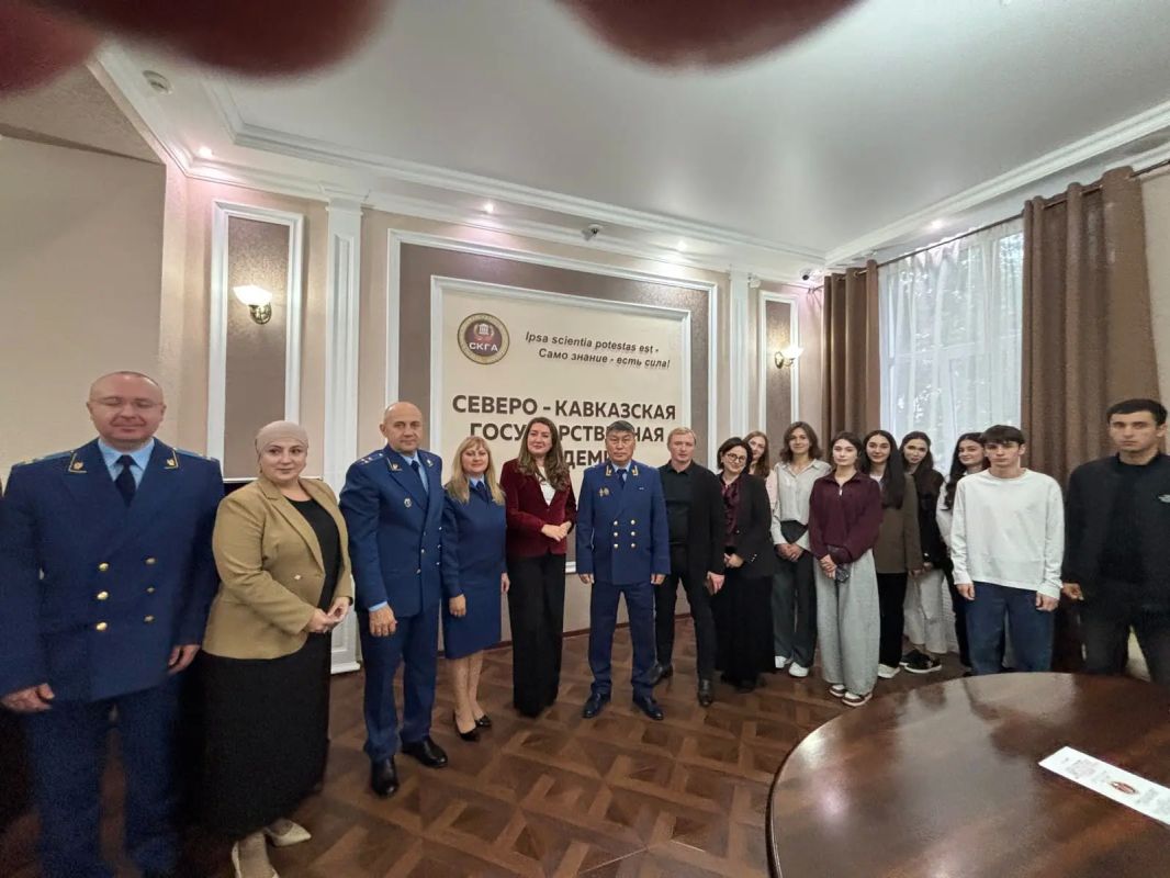 Вопросы преемственности традиций, обеспечения законности и прохождения службы в органах прокуратуры обсудили на организованной надзорным ведомством встрече со студентами и преподавателями СКГА Вопросы преемственности традиций, обеспечения законности и прохождения службы в органах прокуратуры обсудили на организованной надзорным ведомством встрече со студентами и преподавателями СКГА