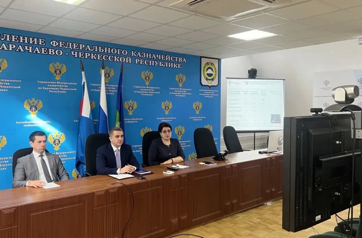 Под председательством руководителя Федерального казначейства Романа Евгеньевича Артюхина состоялось совещание с руководителями территориальных органов Федерального казначейства, в котором приняли участие руководитель...
