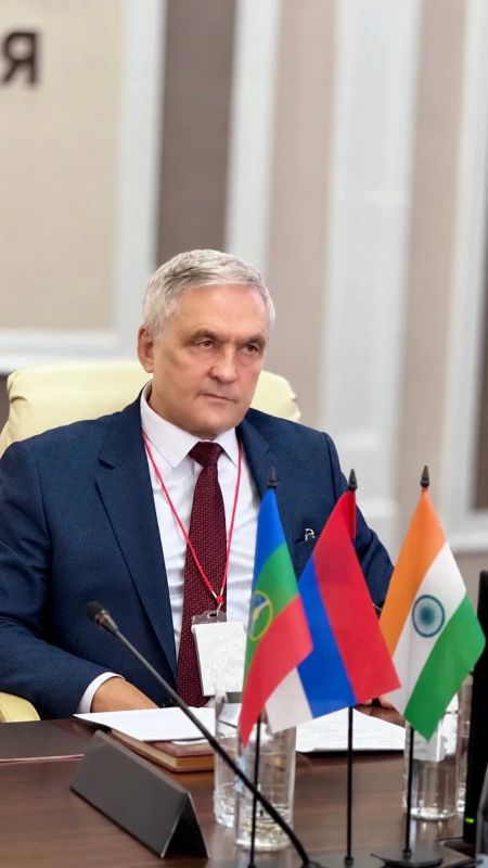 Российско-индийский медицинский форум "Актуальные проблемы онкологии" открылся в Карачаево-Черкесии в среду и объединил 30 экспертов Российско-индийский медицинский форум "Актуальные проблемы онкологии" открылся в Карачаево-Черкесии в среду и объединил 30 экспертов