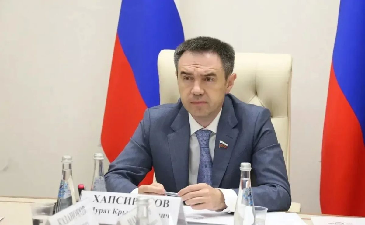 Рашид Темрезов: Поздравляю нашего земляка Мурата Крым-Гериевича Хапсирокова с наделением полномочиями сенатора Российской Федерации - представителя от законодательного органа государственной власти Республики Адыгея