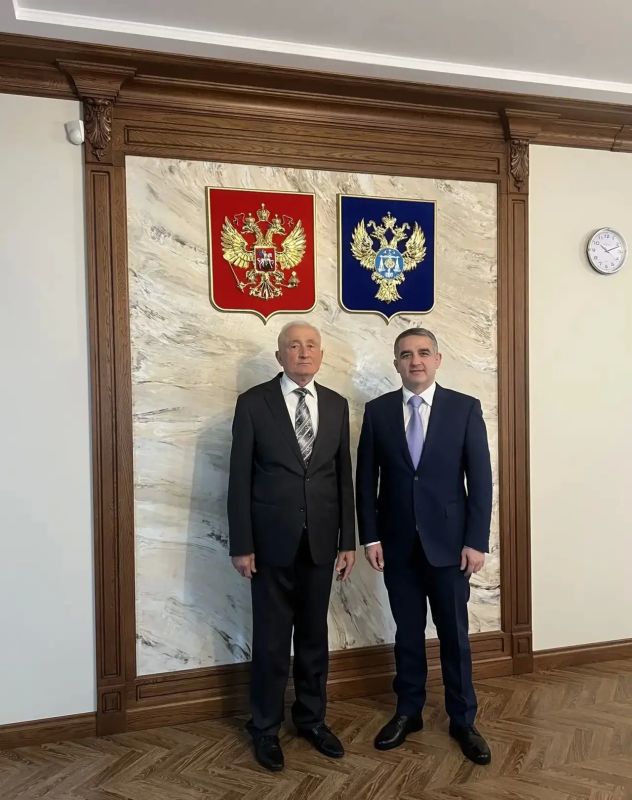 Состоялась встреча руководителя Управления Федерального казначейства по Карачаево-Черкесской Республике Науруза Абрековича Лепшокова с ветераном казначейской службы Тохтамишем Таусултановичем Бабоевым