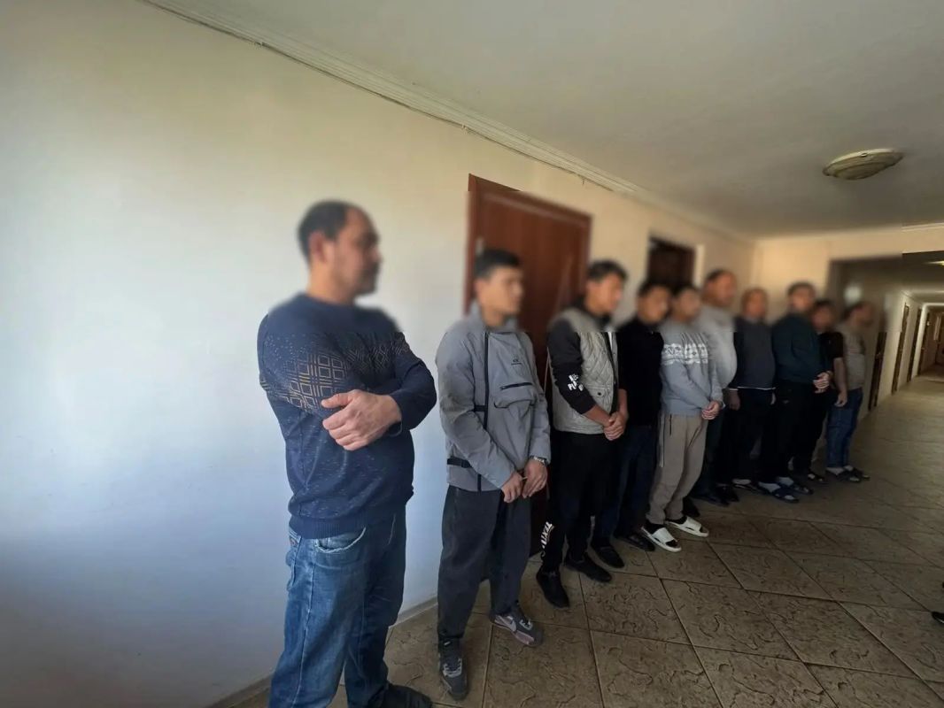 Сотрудники МВД по КЧР в ходе проведения профилактических мероприятий выявили факты нарушения миграционного законодательства РФ