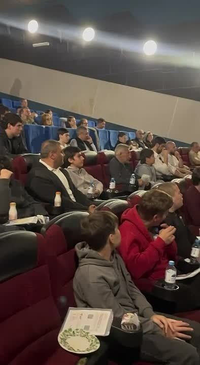 В Черкесске в рамках II Международного кинофестиваля «Перекрёсток цивилизаций» прошло мероприятие «Кино как диалог поколений: отцы и дети»