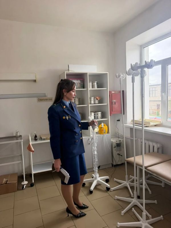 Устранить нарушения при оснащении медицинского учреждения потребовала прокуратура Малокарачаевского района