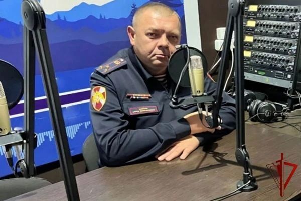 Офицер Росгвардии выступил в прямом эфире региональной радиостанции