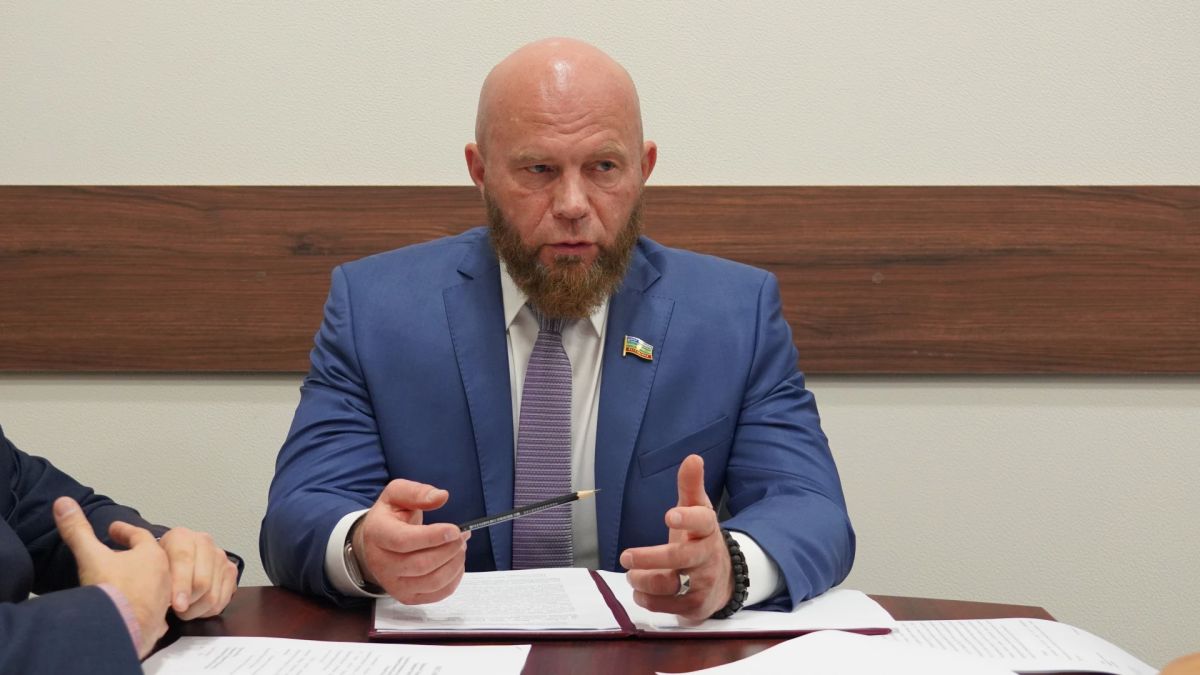 На заседании Комитета НС КЧР по Регламенту и мандатным вопросам, которое провел Александр Чайка, рассмотрели 5 вопросов На заседании Комитета НС КЧР по Регламенту и мандатным вопросам, которое провел Александр Чайка, рассмотрели 5 вопросов