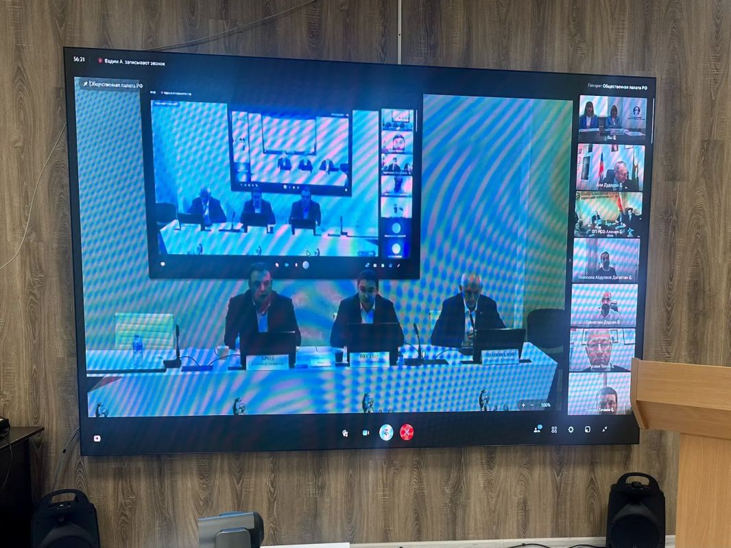 Председатель Общественной палаты Карачаево-Черкесии Елена Ляшова и наблюдатель УИК №38 Татьяна Салащенко приняли участие в межрегиональном совещании в формате видеоконференцсвязи, посвящённом подготовке к всероссийскому... Председатель Общественной палаты Карачаево-Черкесии Елена Ляшова и наблюдатель УИК №38 Татьяна Салащенко приняли участие в межрегиональном совещании в формате видеоконференцсвязи, посвящённом подготовке к всероссийскому...