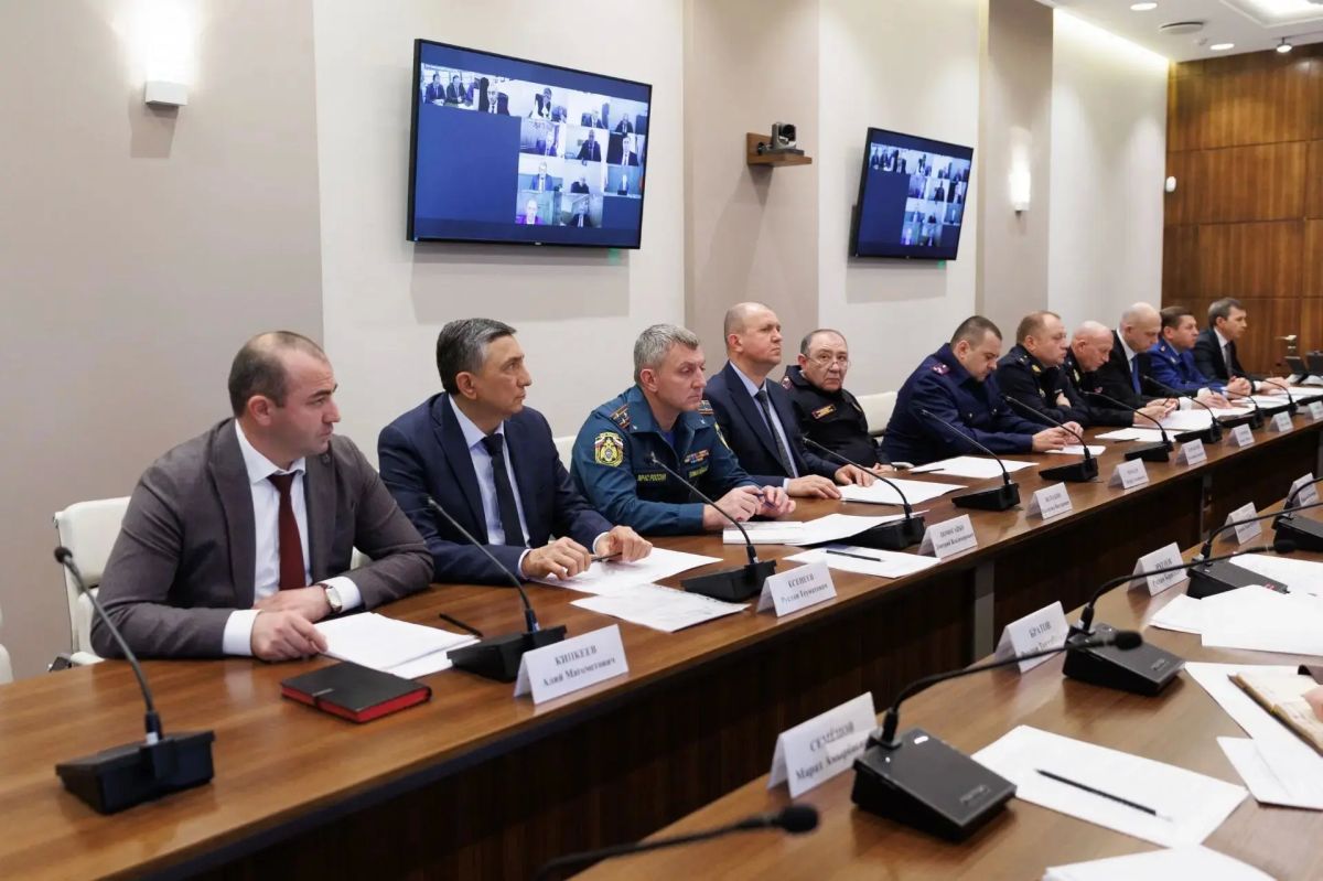Рашид Темрезов: Провел заседание антитеррористической комиссии в Карачаево-Черкесской Республике с участием глав муниципальных районов Рашид Темрезов: Провел заседание антитеррористической комиссии в Карачаево-Черкесской Республике с участием глав муниципальных районов